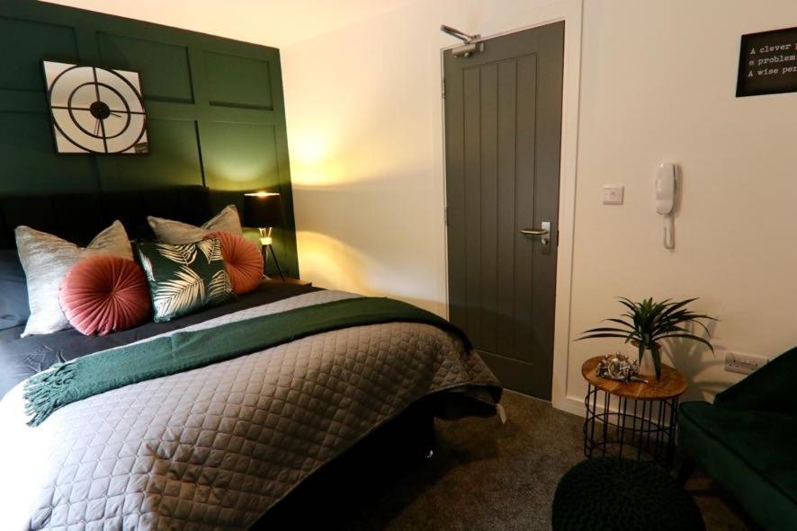 Boutique 5 Bed Home On Birdwell Road - Free Parking Sheffield Dış mekan fotoğraf